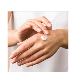 HydroPeptide Solar Defense Hand Guard Moisturizing Cream SPF 15 - Image 3